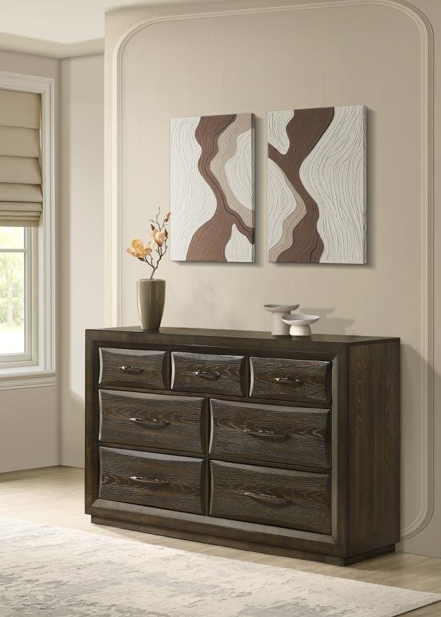 DRESSER