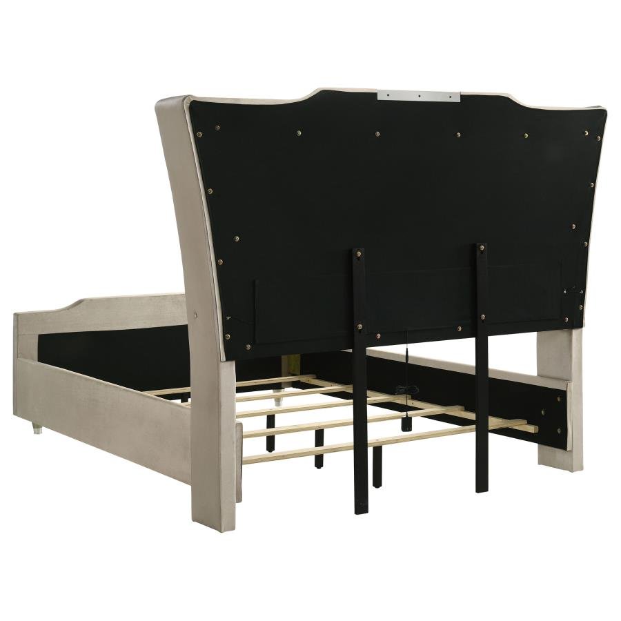 LORIENT 5-PIECE QUEEN BEDROOM SET IVORY AND CAMEL - Image 4
