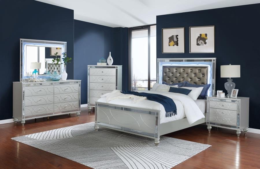 GUNNISON 5-PIECE QUEEN BEDROOM SET SILVER METALLIC