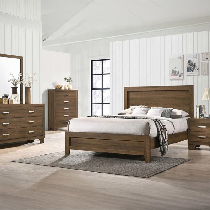 28047ek_life.jpg Miquell EK Bed - Image 2