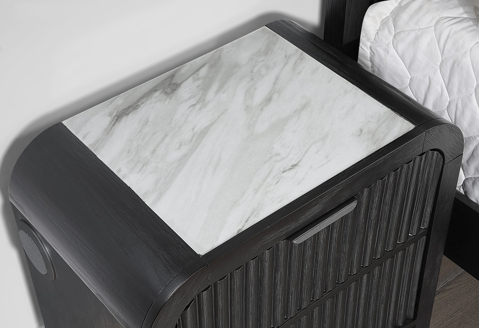 BECKETT WHT/BLK QUEEN BED GROUP - Image 3