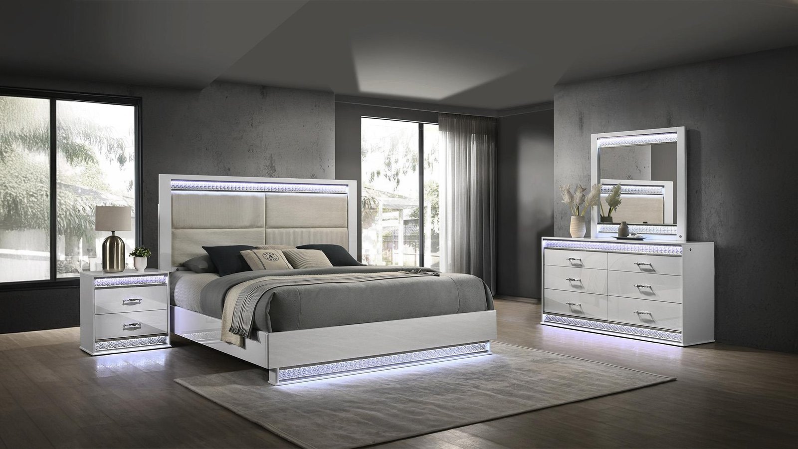 GLAM QUEEN 4 PC BEDROOM SET IN WHITE