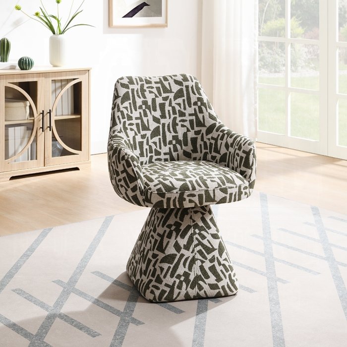 Priel Accent Chair w/Swivel
