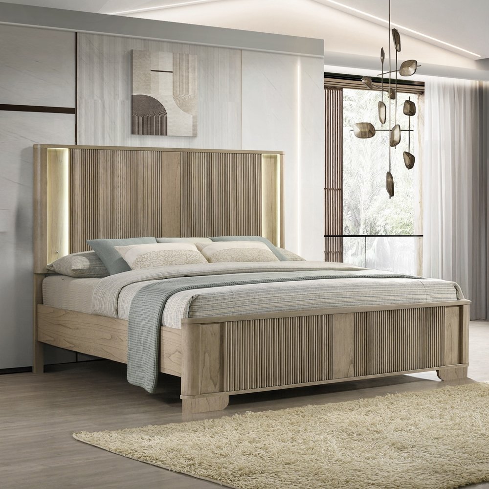 Lakkari Eastern King Bed w/LED