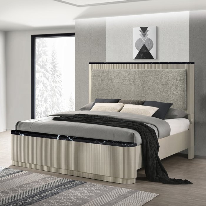 Travonte Queen Bed