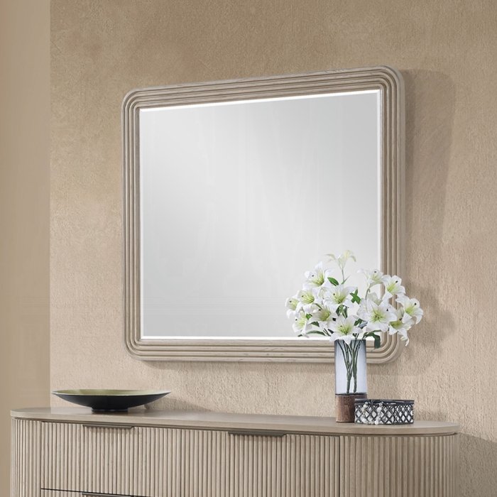 Leanna Mirror