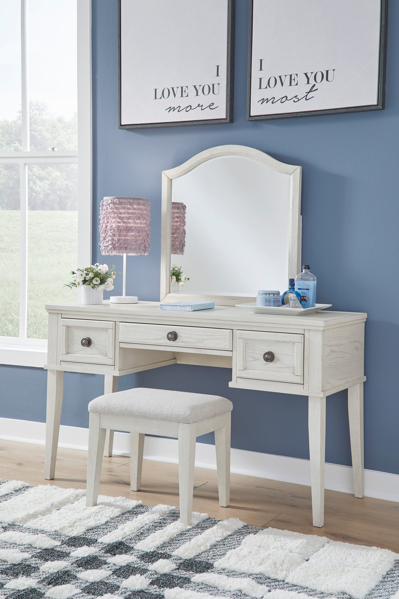 Robbinsdale Vanity with Stool (2/CN)