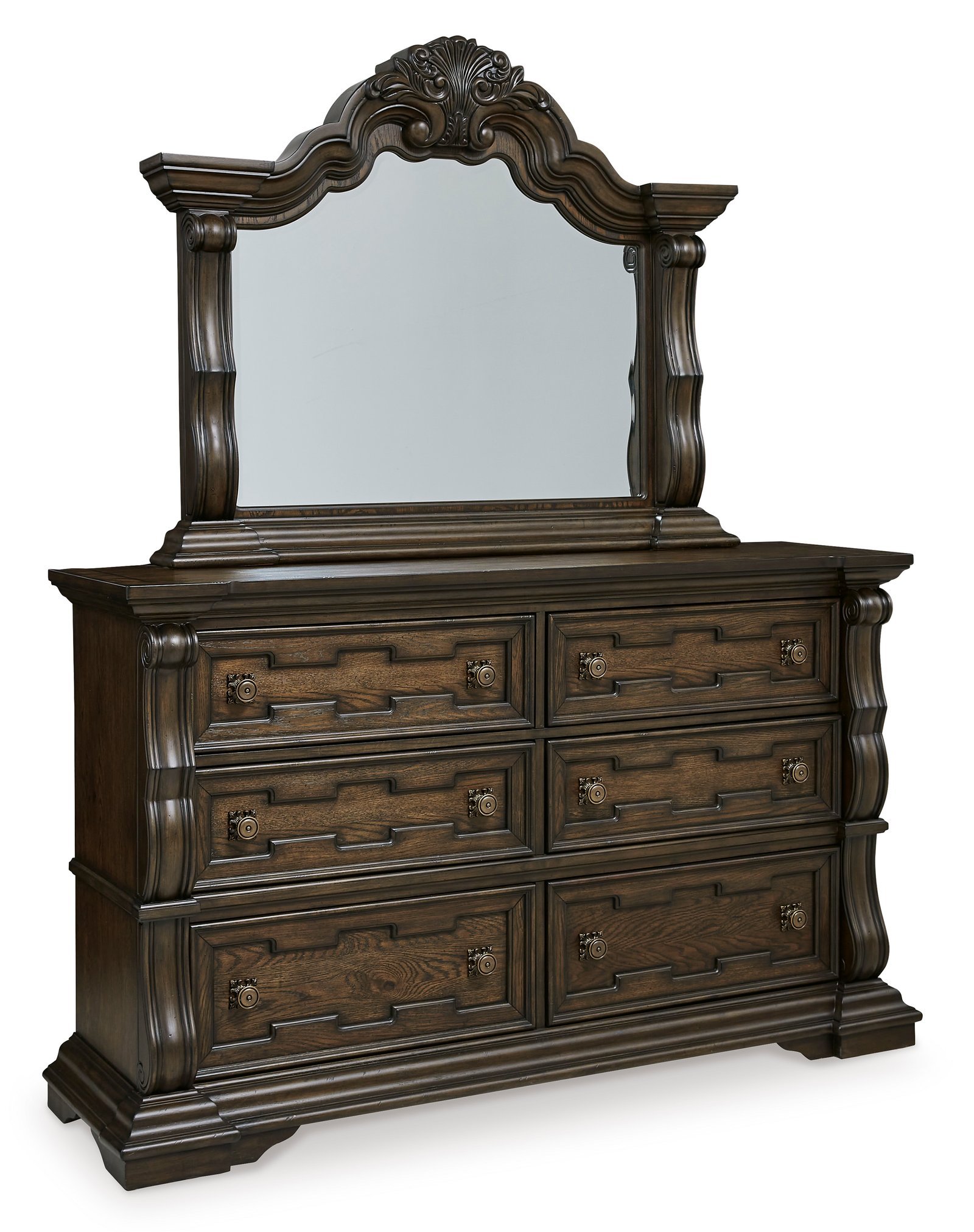 Maylee Dresser